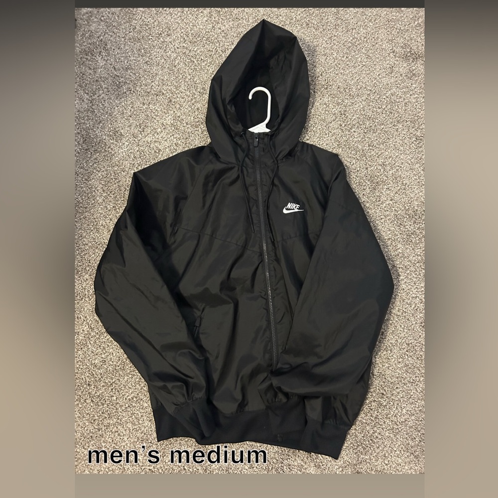 Nike Men's Black Windbreaker Jacket